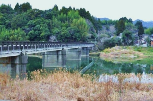 球磨川にかかる川瀬橋から旧須恵村を望む